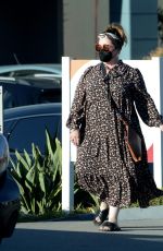 MELISSA MCCARTHJY at HomeGoods in Los Angeles 01/23/2022
