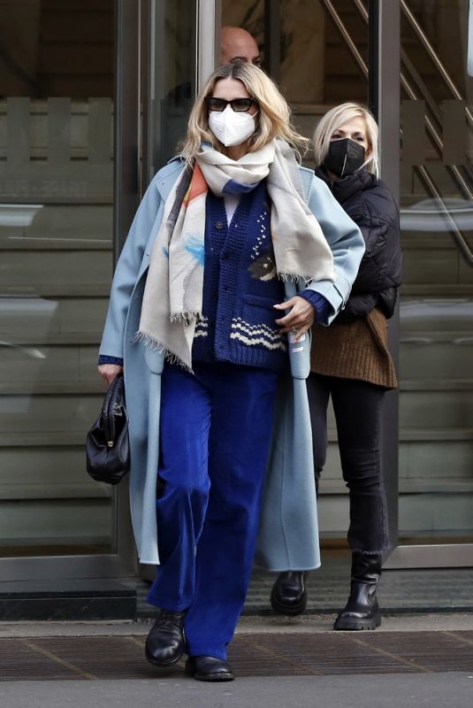 MICHELLE HUNZIKER Out and About in Milan 01/21/2022