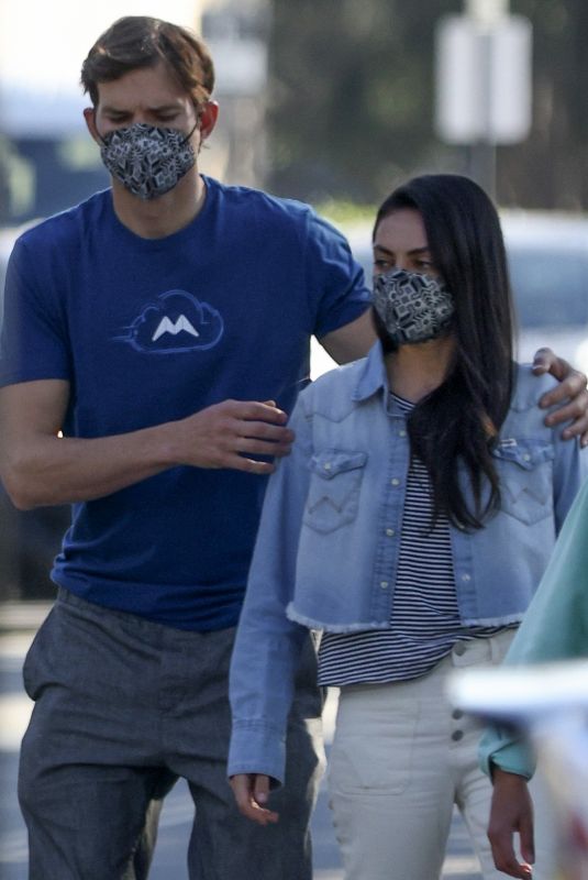 MILA KUNIS and Ashton Kutcher Out for Lunch in Beverly Hills 01/26/2022