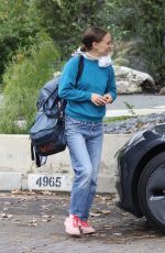 NATALIE PORTMAN Leaves Friend