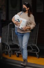 NEVE CAMPBELL and JJ Feild Shopping at  Whole Foods in Los Angeles 01/17/2022