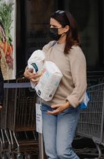 NEVE CAMPBELL and JJ Feild Shopping at  Whole Foods in Los Angeles 01/17/2022