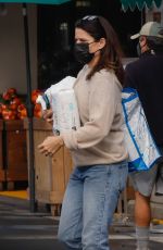 NEVE CAMPBELL and JJ Feild Shopping at  Whole Foods in Los Angeles 01/17/2022