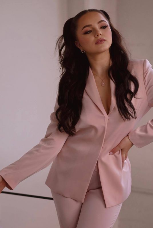 OANA GREGORY at a Photoshoot, January 2022