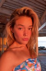 OLIVIA PONTON - Instagram Photos 01/02/2022