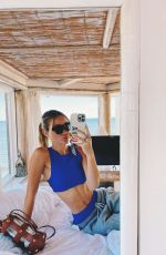 OLIVIA PONTON - Instagram Photos 01/02/2022