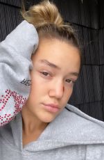 OLIVIA PONTON - Instagram Photos and Video 01/24/2022