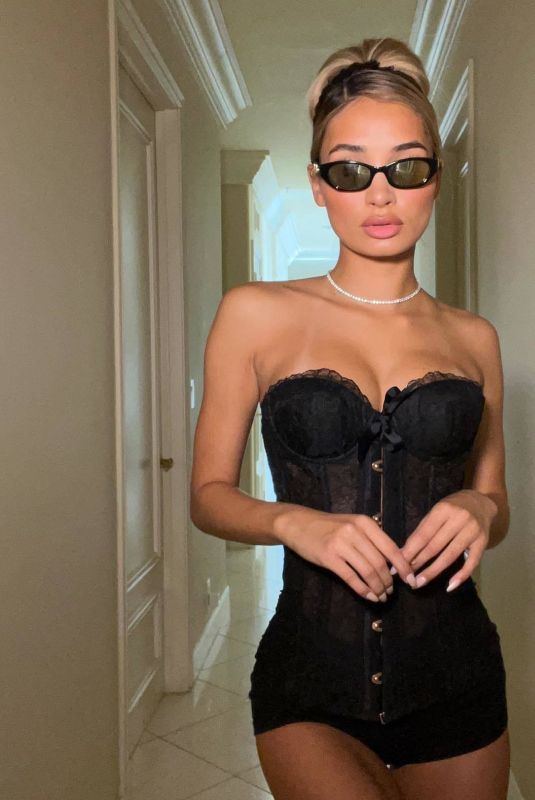 PIA MIA for Savage x Fenty, January 2022