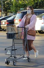 Pregnant MIA SWIER Shopping at Gelson