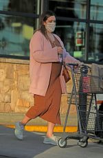 Pregnant MIA SWIER Shopping at Gelson