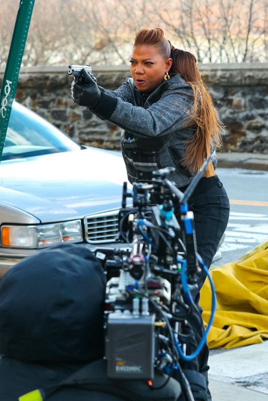 QUEEN LATIFAH on the Set of The Equalizer in New York 01/10/2022