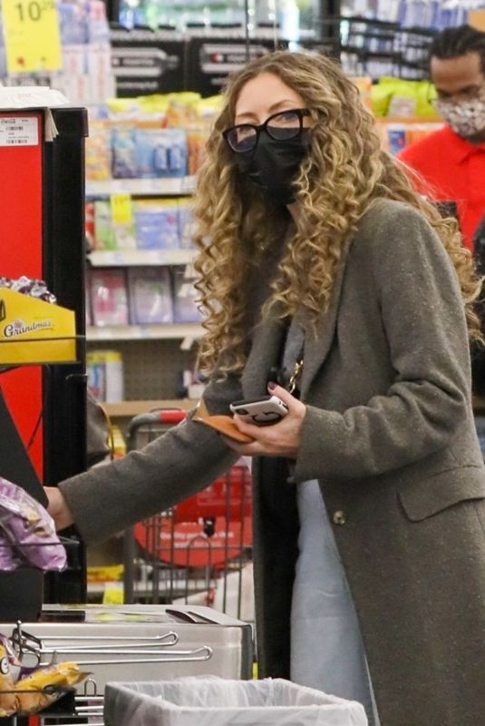 REBECCA GAYHEART Shopping at CVS in Beverly Hills 01/04/2022