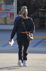 REGINA KING Leaves Chase Bank in Los Angeles 01/04/2022