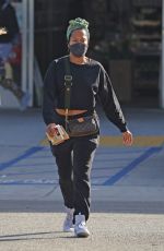 REGINA KING Leaves Chase Bank in Los Angeles 01/04/2022