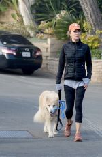 RENEE ZELLWEGER and Ant Anstead Out Jogging in Laguna Beach 01/06/2022