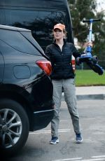 RENEE ZELLWEGER Out in Laguna Beach 01/17/2022