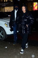 RIHANNA Out SHopping in New York 01/28/2022