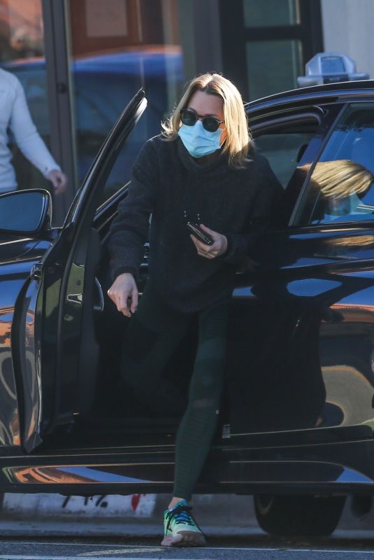 ROBIN WRIGHT at Marmalade Cafe in Brentwood 01/25/2022