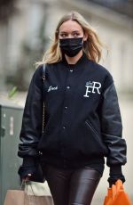 ROXY HORNER Out Shopping in Notting Hill 01/25/2022