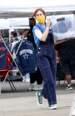 RUMER and SCOUT WILLIS Sell Their Clothes at a Local Flea Market in Silver Lake 01/29/2022