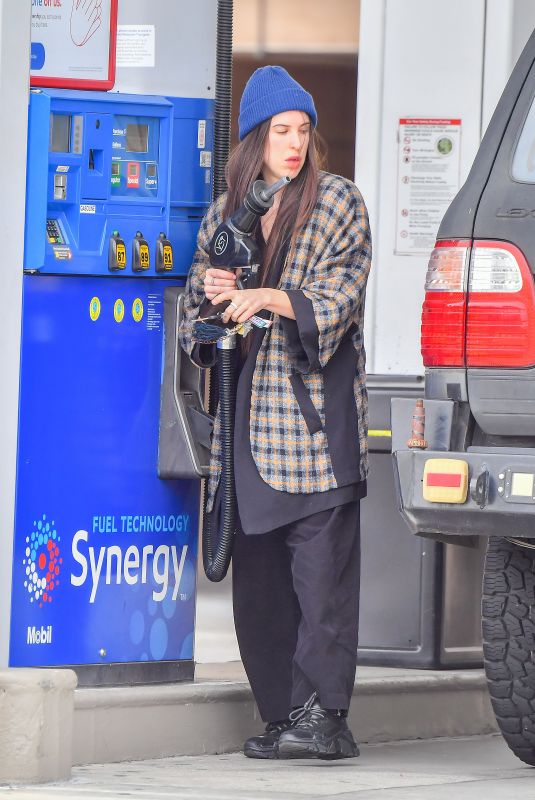 SCOUT WILLIS at a Gas Station in Los Angeles 01/10/2022