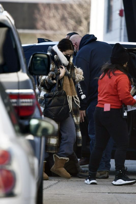 SELENA GOMEZ Arrives on the Set of Murders in the Building, Season 2 in New York 01/20/2022