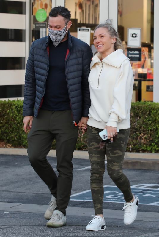 SHARNA BURGESS and Brian Austin Green Out in Malibu 01/18/2022