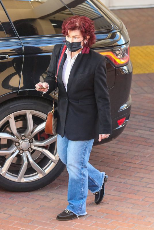 SHARON OSBOURNE Shopping at Neiman Marcus in Beverly Hills 01/06/2022
