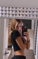 SISSY SHERIDAN - Instagram Photos 01/20/2022