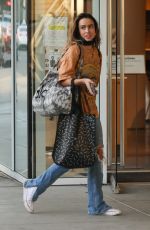 SOMMER RAY Shopping New Workout Gear at ALO Yoga in Los Angeles 01/28/2022