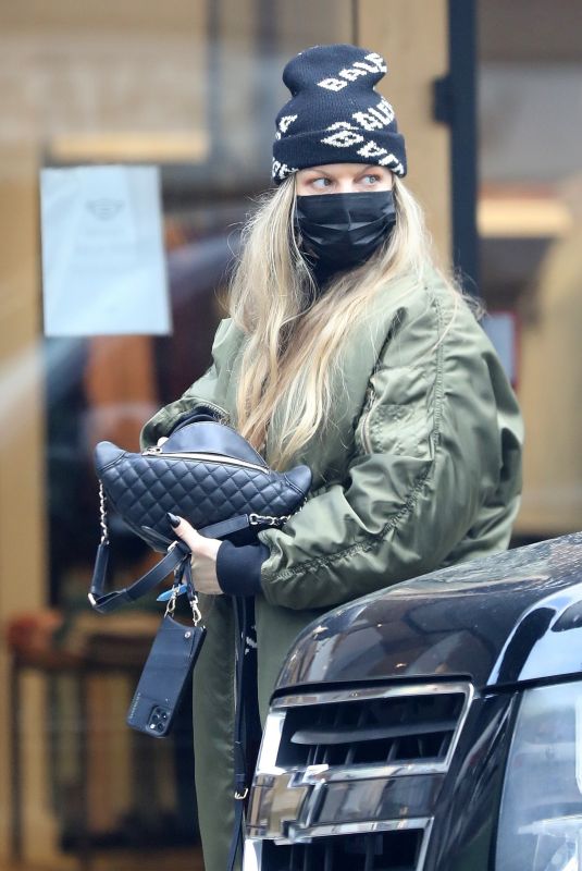 STACY FERGIE FERGUSON Out in Los Angeles 01/19/2022