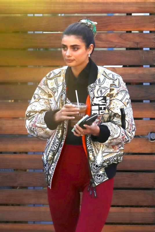 TAYLOR HILL Out for Coffee in West Hollywood 01/04/2022