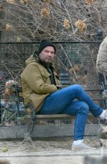 TAYLOR NEISEN and Liev Schreiber at a Dog Park in New York 01/25/2022