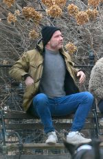 TAYLOR NEISEN and Liev Schreiber at a Dog Park in New York 01/25/2022