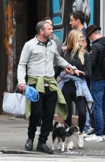 TAYLOR NEISEN and Liev Schreiber Out with Their Dog in New York 01/02/2022
