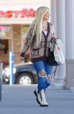 TORI SPELLING Out and About in Los Angeles 01/24/2022