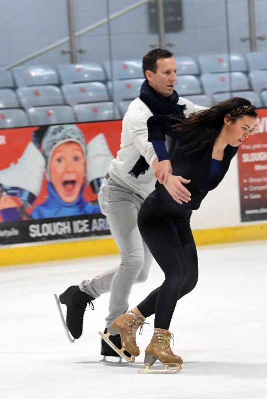 VANESSA BAUER Practicing Their Lifts and Skating in Bromley 01/12/2022