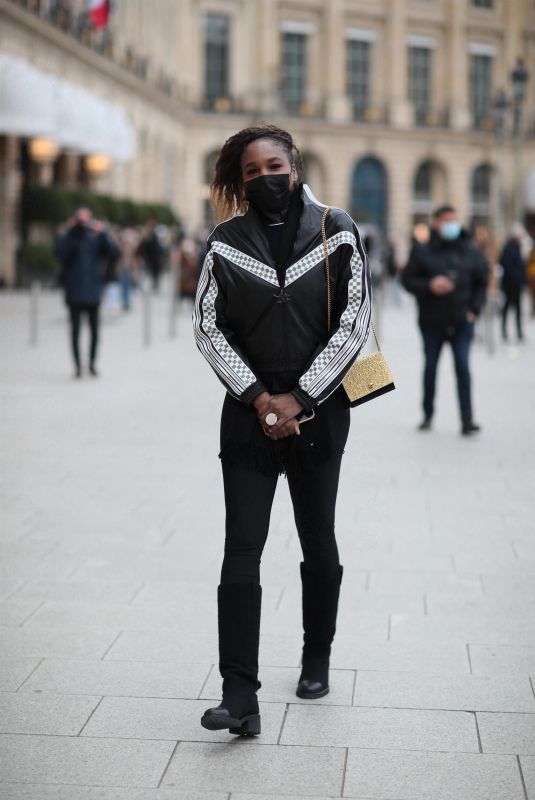 VENUS WILLIAMS Leaves Ritz Hotel in Paris 01/23/2022