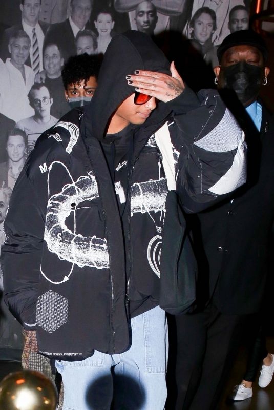 WILLOW SMITH Out for Dinner Date in West Hollywood 01/08/2022