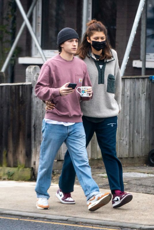 ZENDAYA and Tom Holland Out in London 01/23/2022