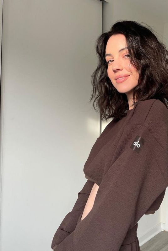 ADELAIDE KANE – Instagram Photos 02/20/2022