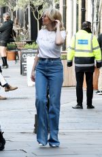 AMANDA CAROLINE CRONIN Leaves Sloane Salon in London 02/07/2022