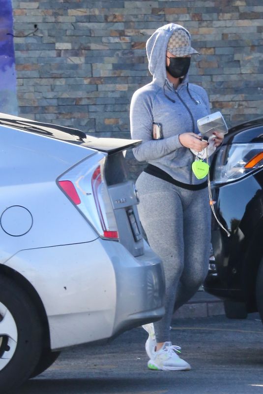 AMBER ROSE at Cactus Taqueria in Sherman Oaks 02/03/2022