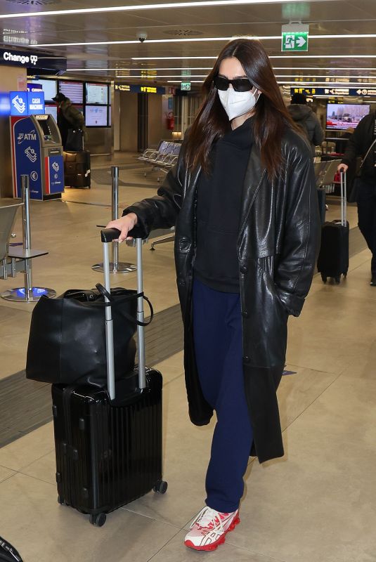 AMELIA HAMLIN Arrives in Milan at Milan Fashion Week 02/22/2022