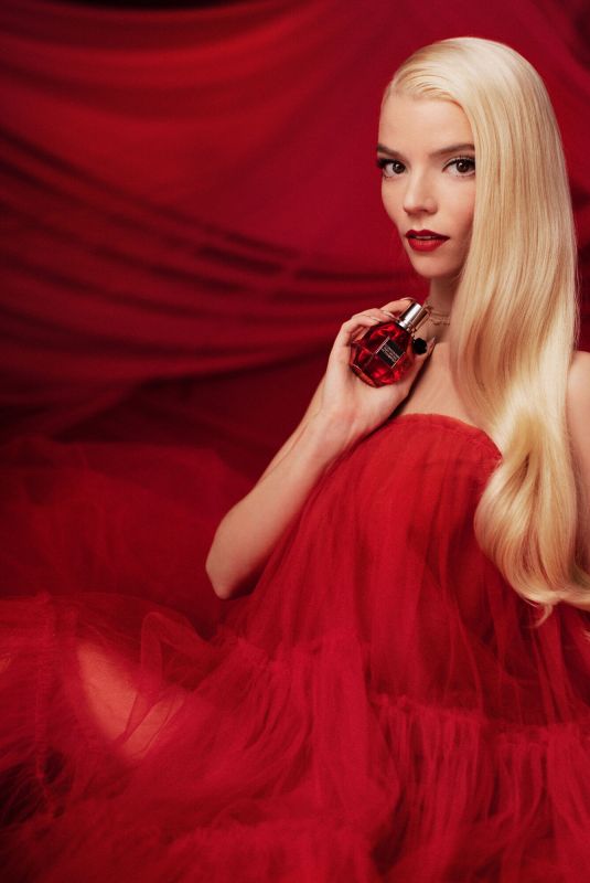 ANYA TAYLOR-JOY for Viktor&Rolf Flowerbomb Ruby Orchid Campaig, February 2022