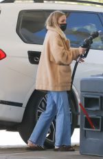 ASHLEE SIMPSON at a Gas Station in Los Angeles 02/27/2022