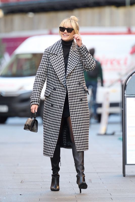 ASHLEY ROBERTS Leaves Global Radio Studio in London 02/11/2022