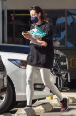 AUBREY PLAZA Iut Shopping Pet Foods in Los Angeles 02/11/2022