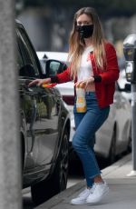 BILLIE LOURD Leaves a Coffee Shop in Los Angeles 01/31/2022