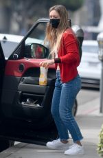 BILLIE LOURD Leaves a Coffee Shop in Los Angeles 01/31/2022